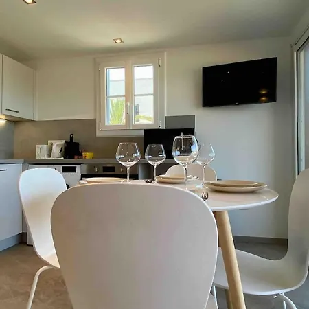 Apartman Seafront In *