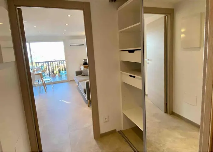 Apartment Seafront In